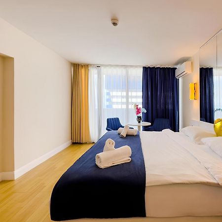 Orbi City Apartment With Sea View Батуми Екстериор снимка