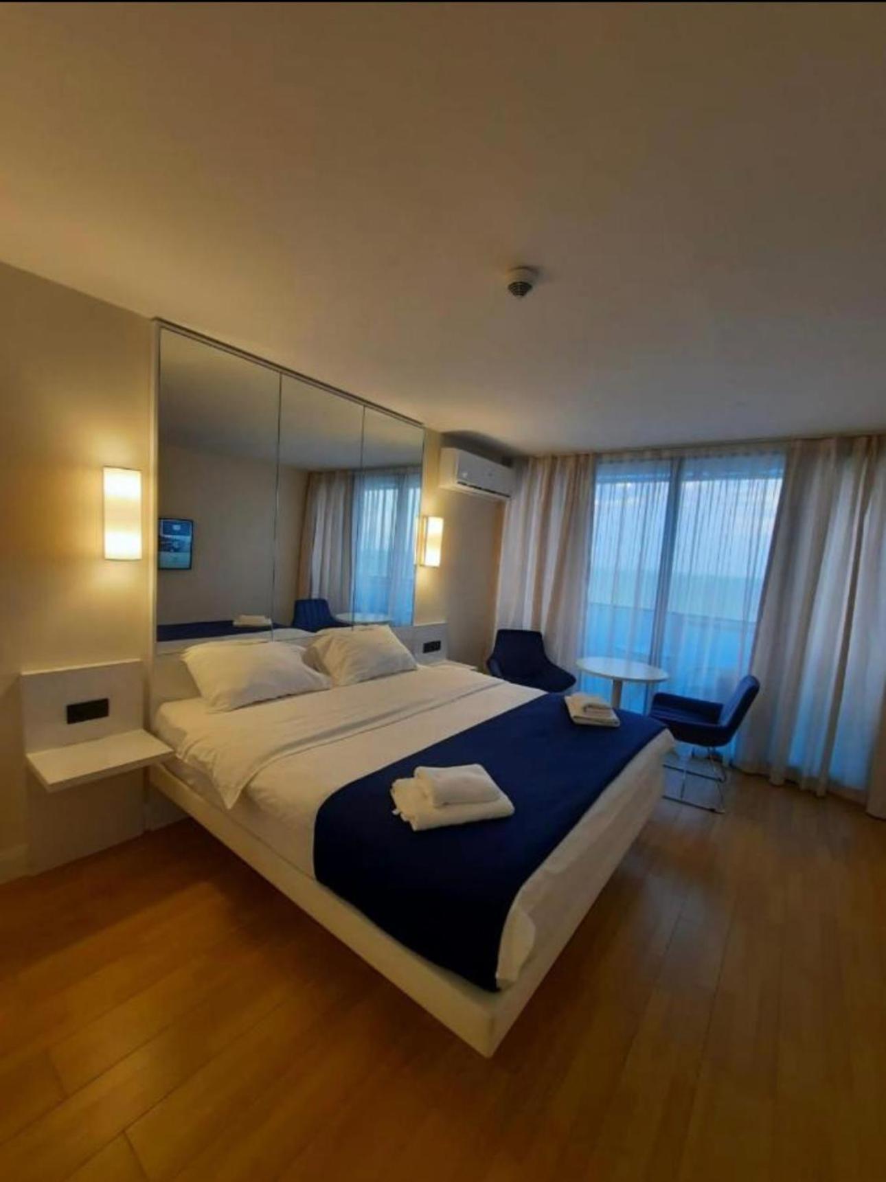 Orbi City Apartment With Sea View Батуми Екстериор снимка