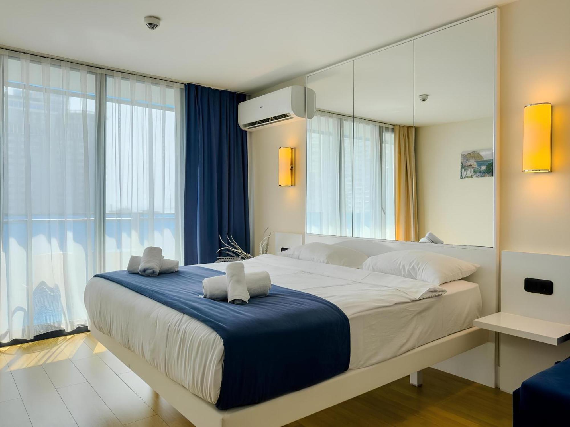 Orbi City Apartment With Sea View Батуми Екстериор снимка